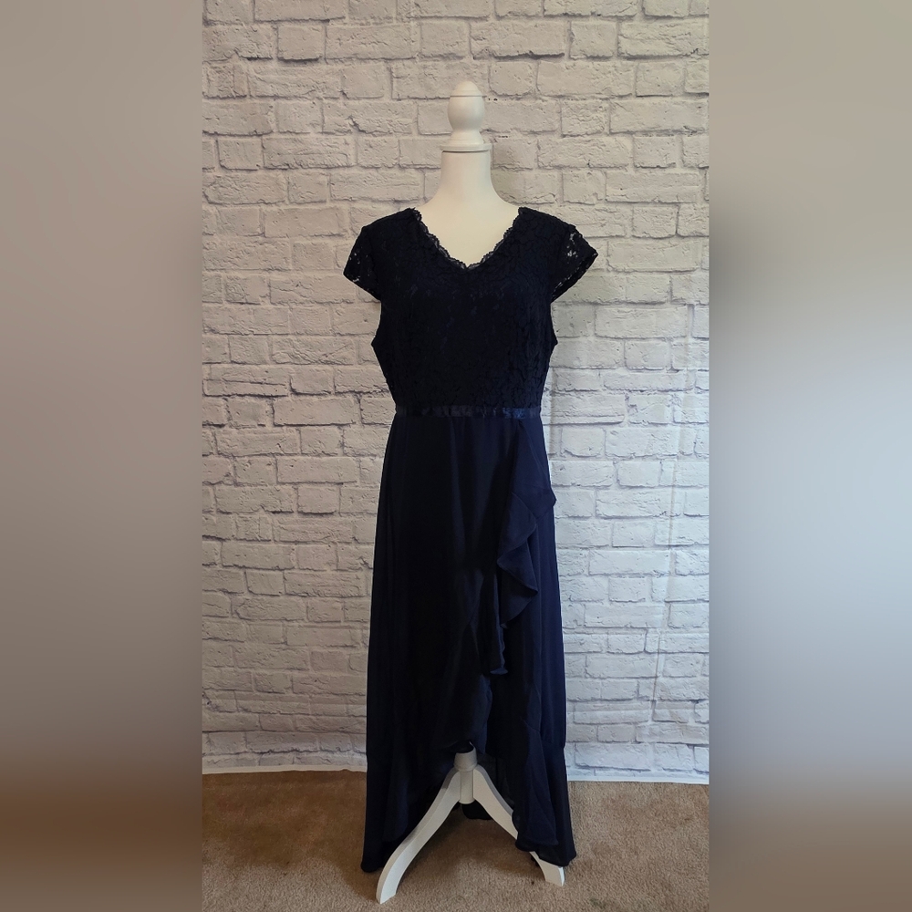Elegant Navy Blue Lace Evening Dress NWT